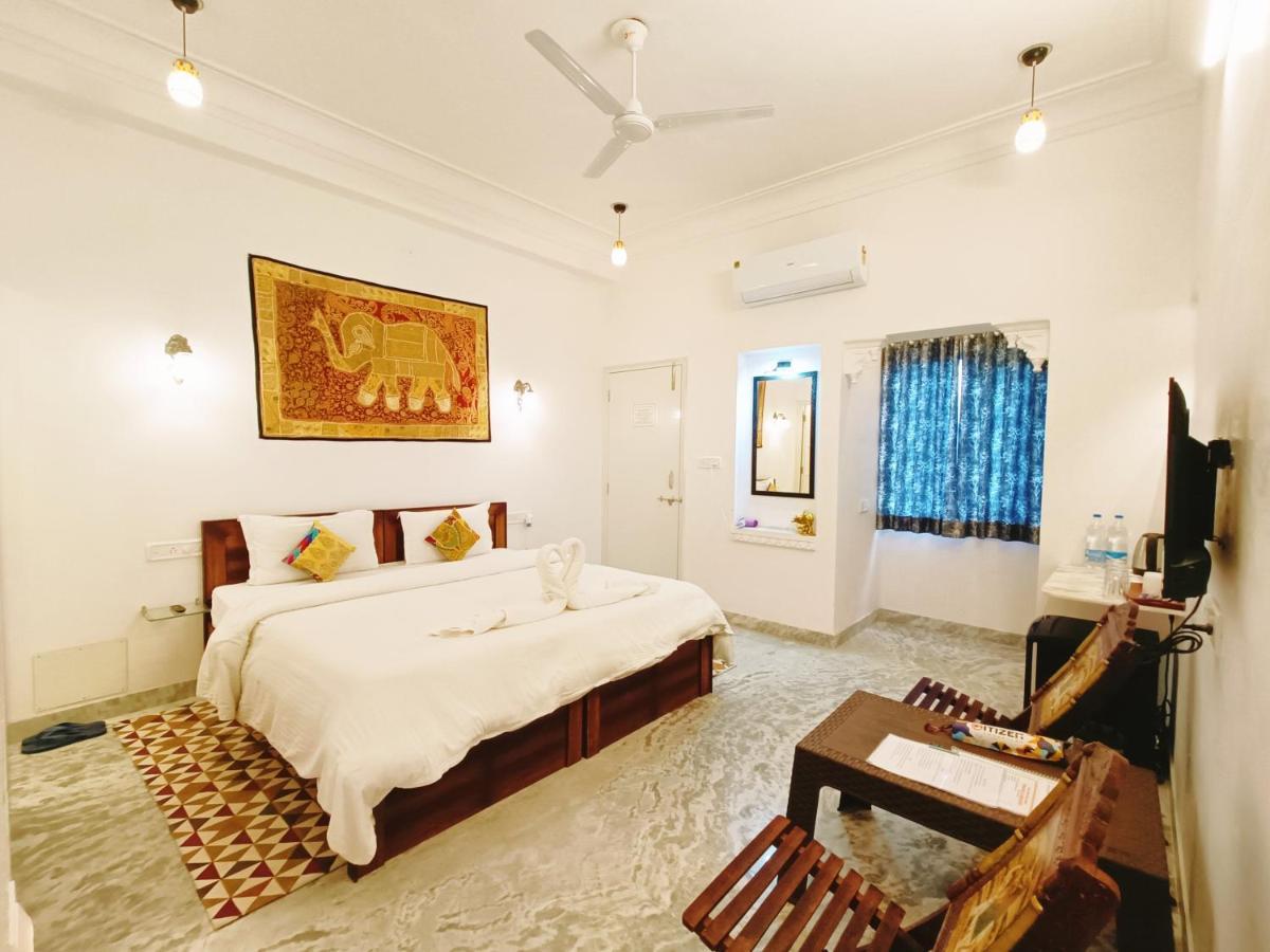 فندق Prakash Ji'S Haveli -Luxurious Lakeside Retreat- أُودايبور المظهر الخارجي الصورة